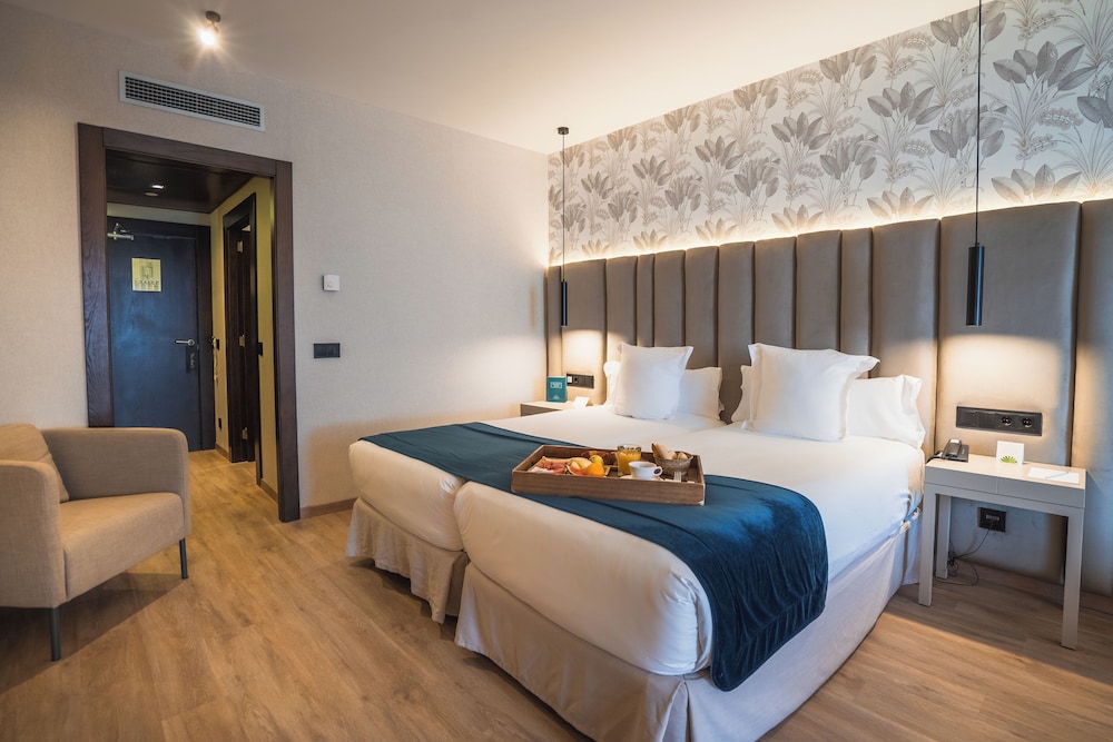 Executive, Twin Beds