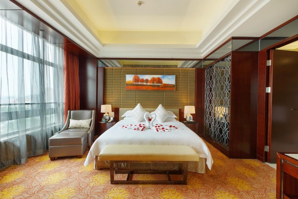 Leeden Jingxi Hotel 10/28