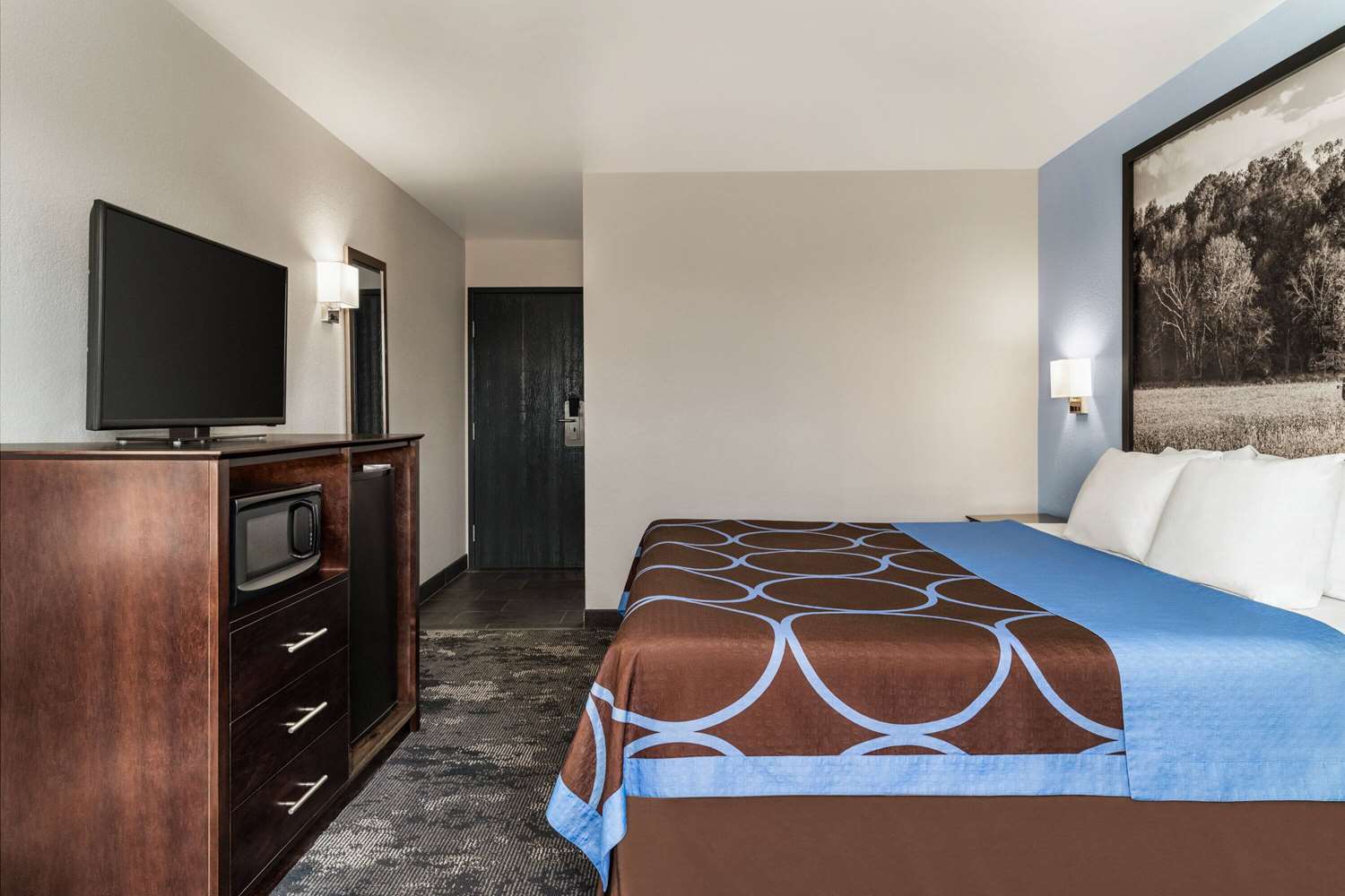 Super 8 by Wyndham Columbus IN 31/33