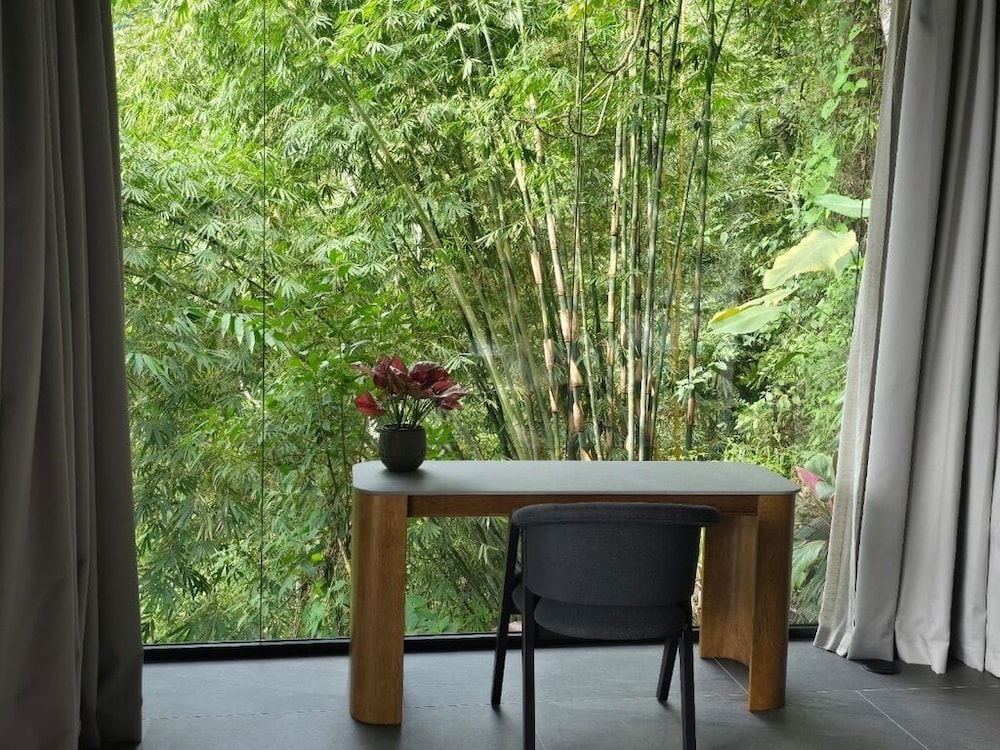 Rancho Pacifico 7/50