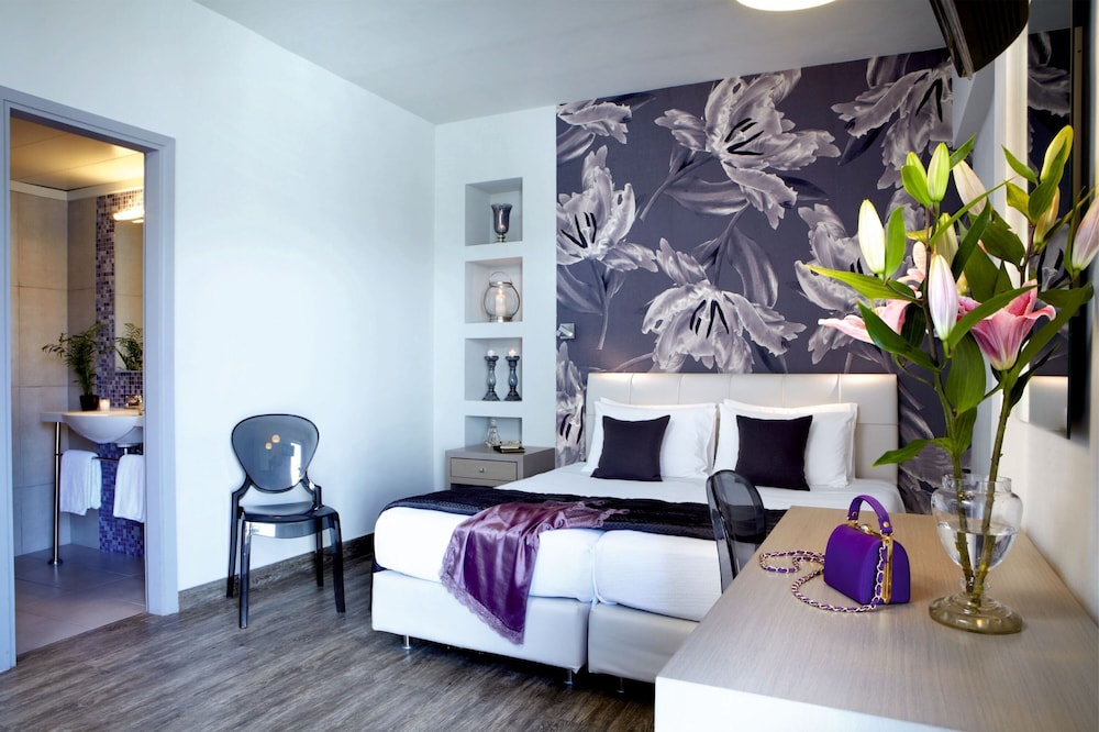 FAMILY, SIDE SEA VIEW