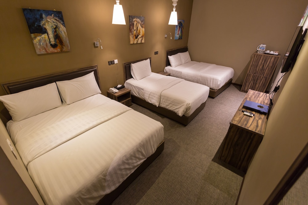 Z Hotel 18/50
