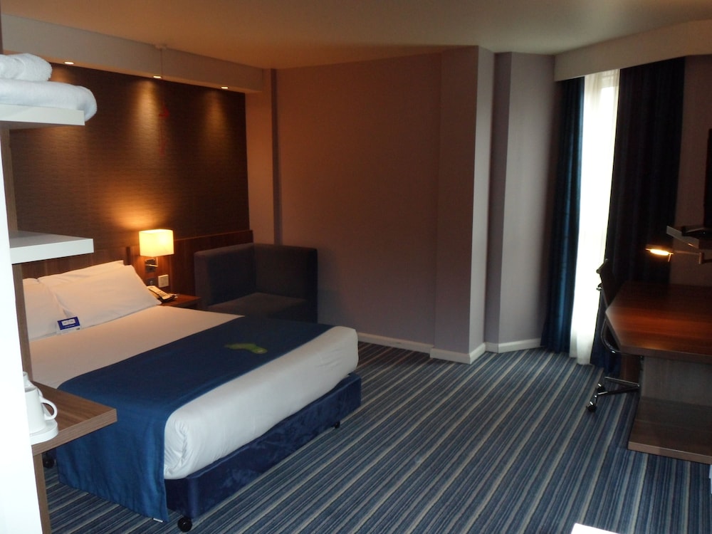 Holiday Inn Express Windsor 22/74