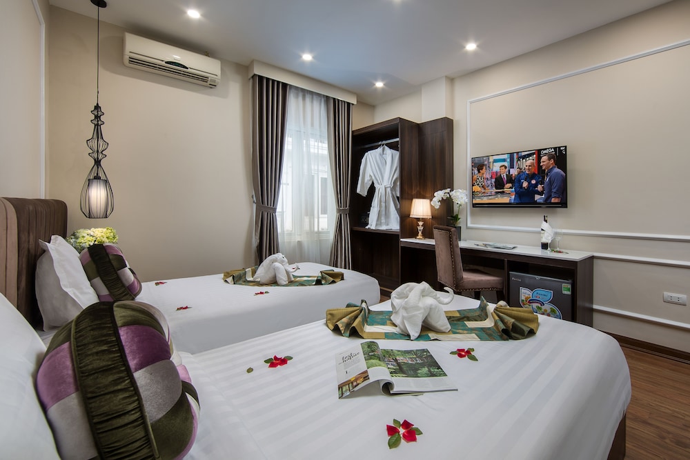 Splendid Pearlight Hotel 8/28