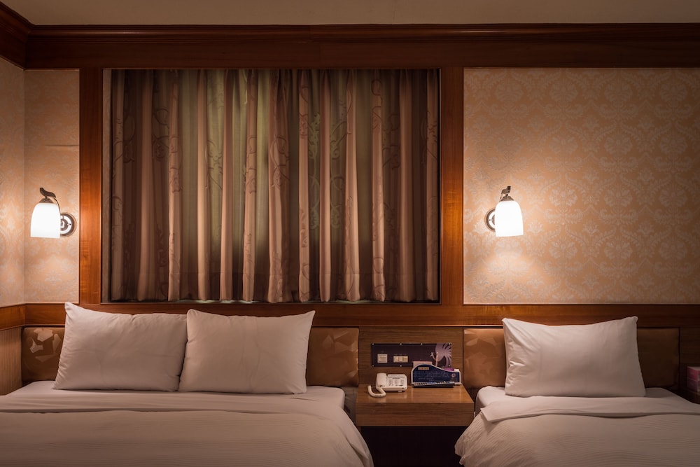 Golden Phoenix Hotel 22/43