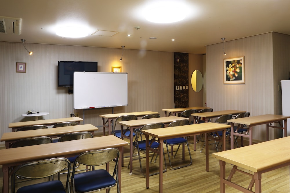 The Hotel Yeong Jong 39/50
