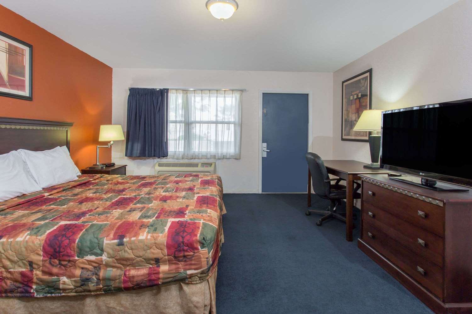 Suite, King Bed