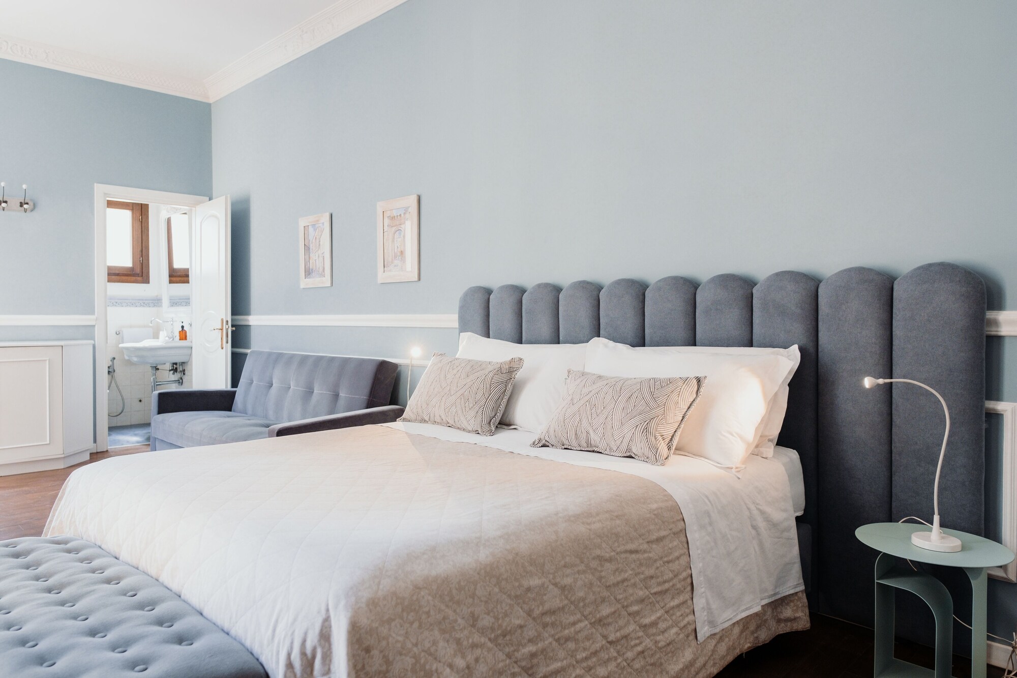 ROMANTIC, DOUBLE BED, TWO STORY