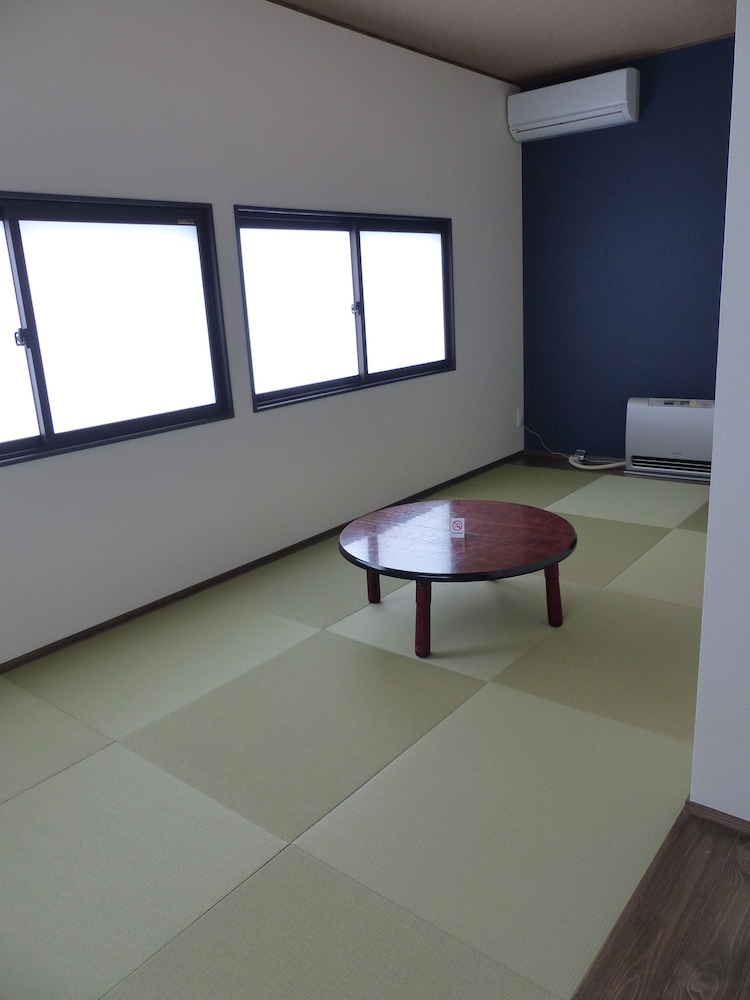 Minshuku Kuwataniya 20/50
