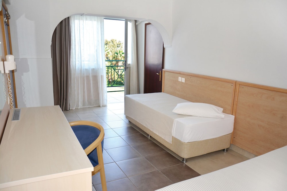 Atlantis Hotel 17/50
