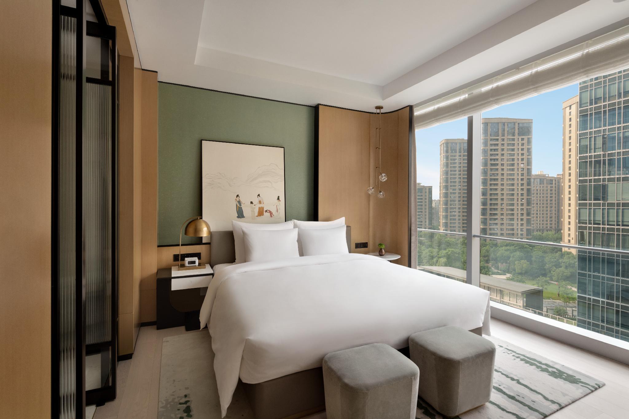 Junior Suite, King Bed