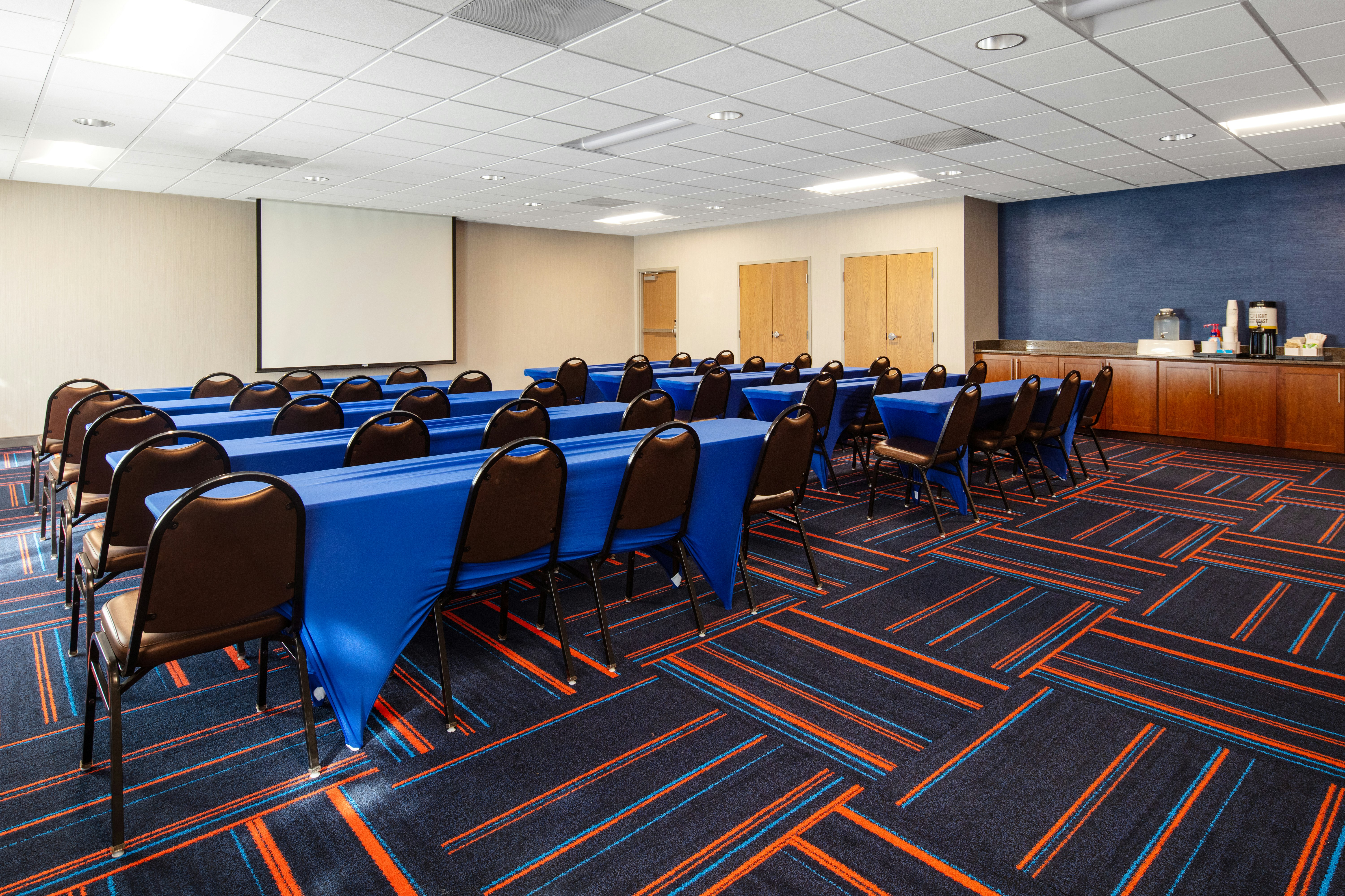 Hampton Inn Medford 38/42