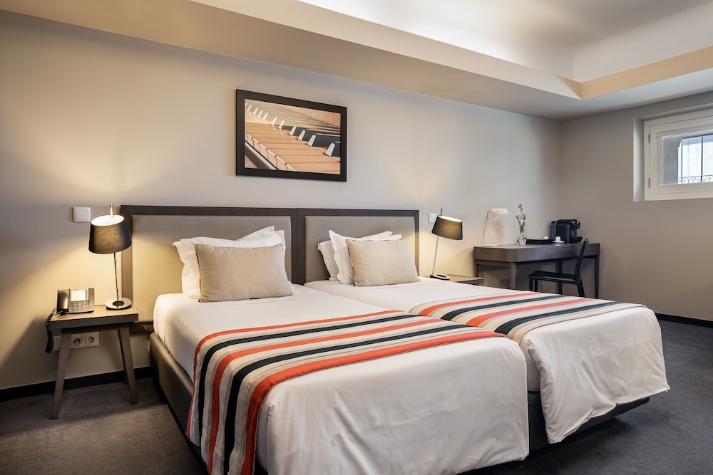 CLASSIC, DOUBLE OR TWIN BED