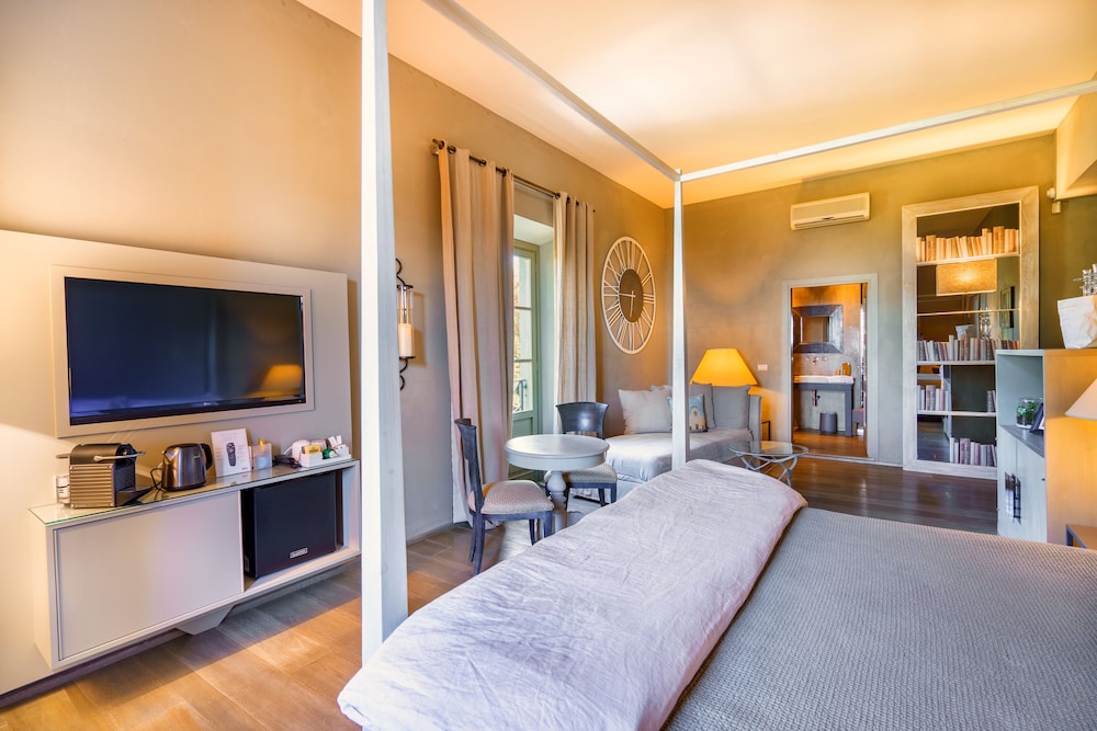 Junior Suite, Villa, King Bed, Villa Sassolini, The Originals Collection 3/4