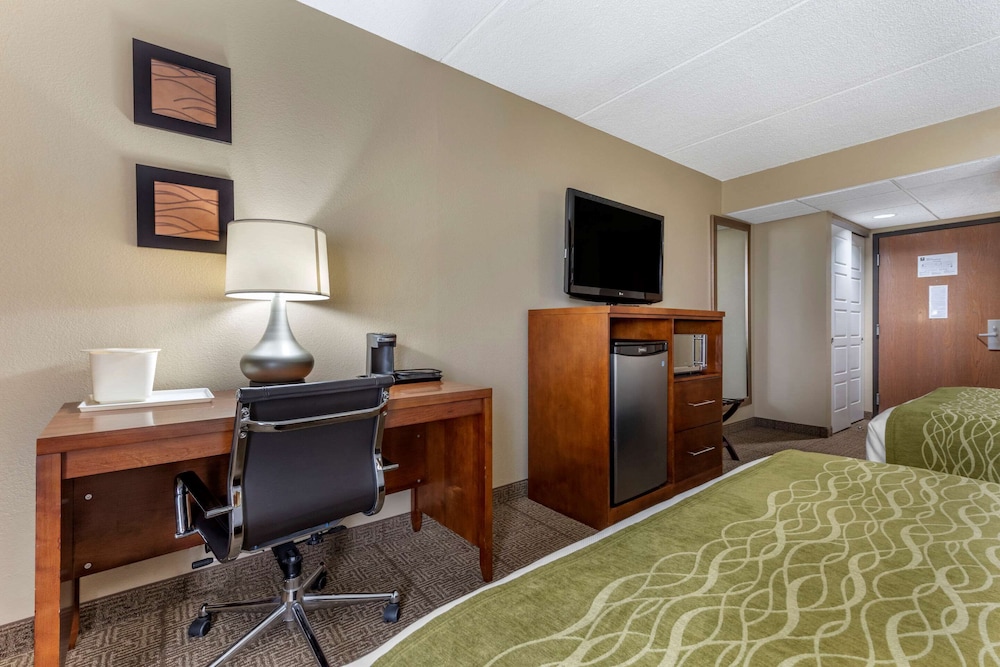 Comfort Inn Cranberry Twp. 38/45