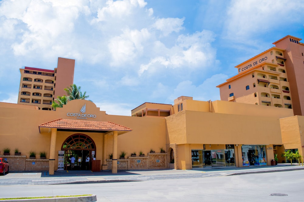 Costa De Oro Beach Hotel 30/50
