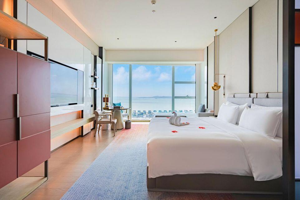 Sunrise, Executive, King Bed, Sea View