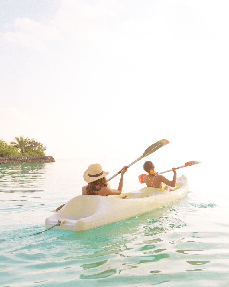 Makunudu Island 50/54