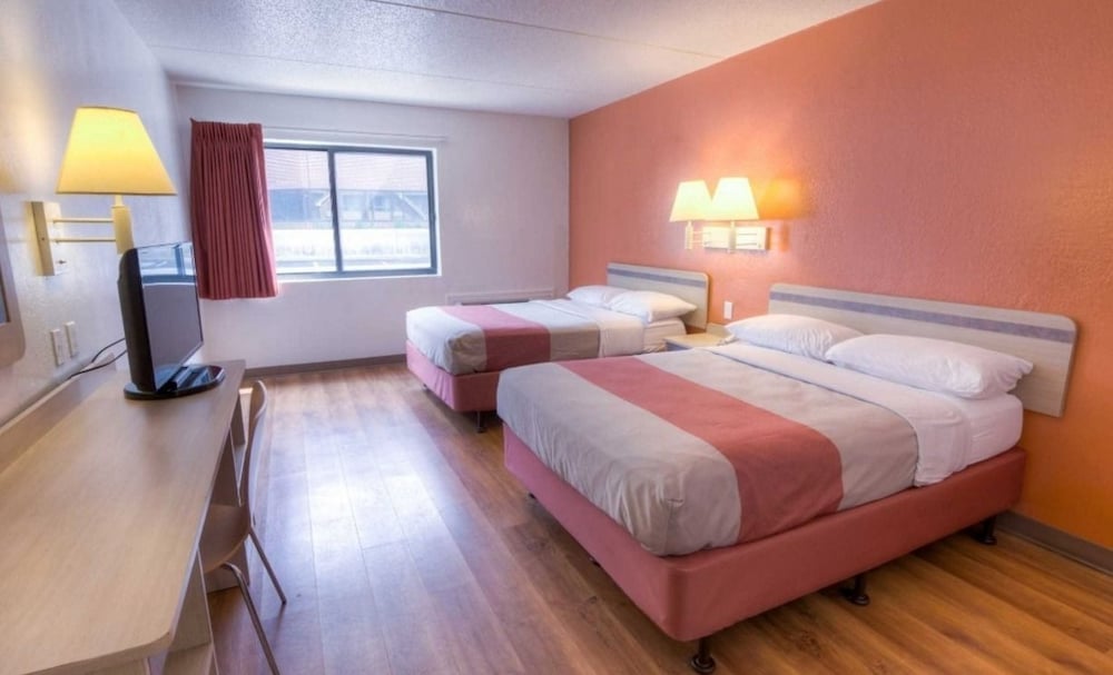 Motel6 Branford, CT - New Haven 19/58