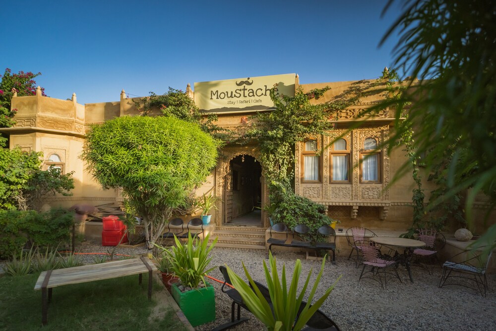 Moustache Jaisalmer 40/50