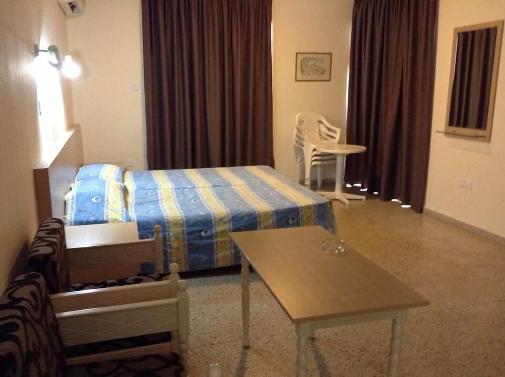 Christabelle Hotel Apartments 18/38
