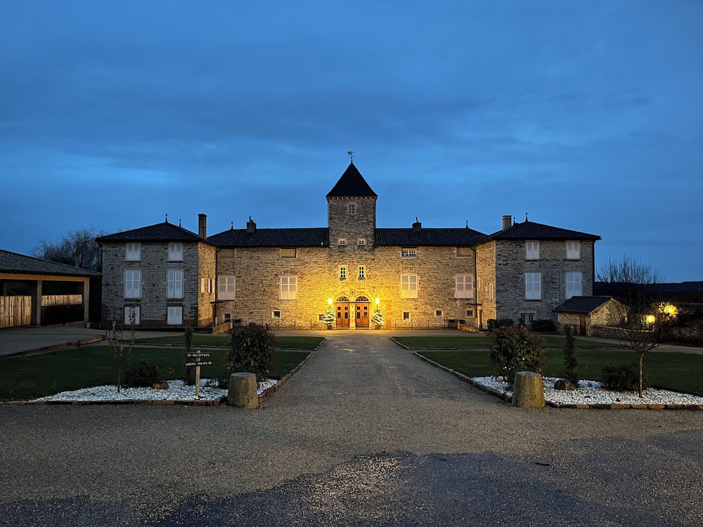 Le Chateau De Besseuil 6/58
