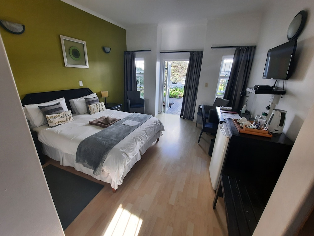 The Langholm Hotel 4/44