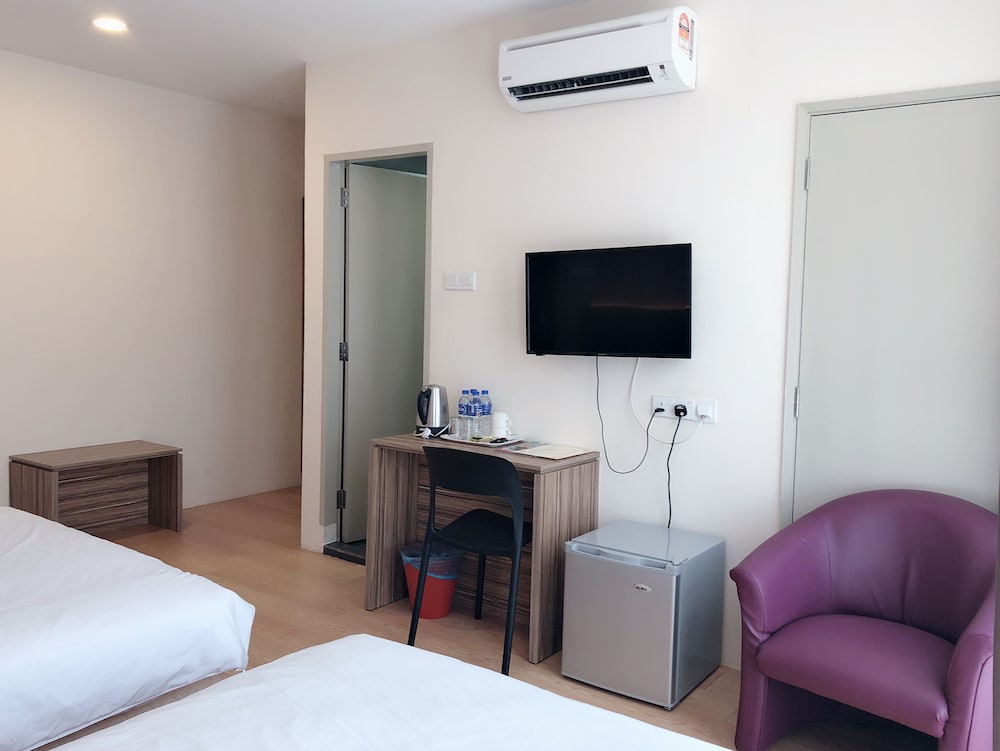Tumike Hotel 48/58