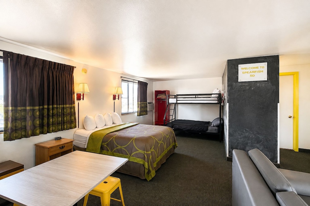 Family, Queen Bed, Kids Area، Fairbridge Inn And Suites 2/7