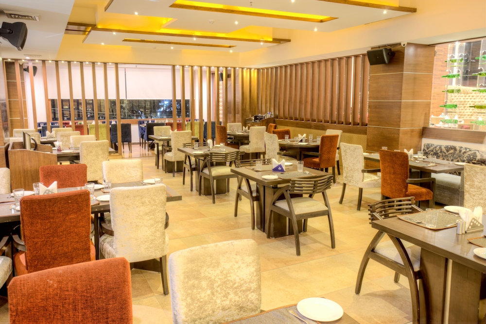 Mercure Chandigarh Tribune Chowk 53/66