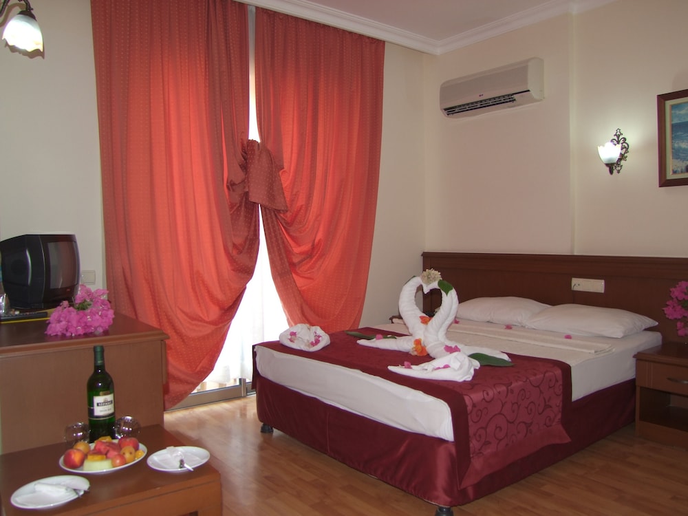 Stella Hotel 32/56