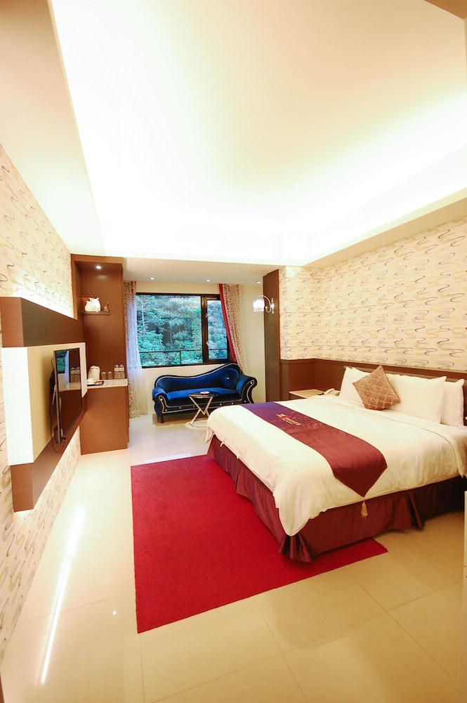 Cherry Feast Resort 9/50