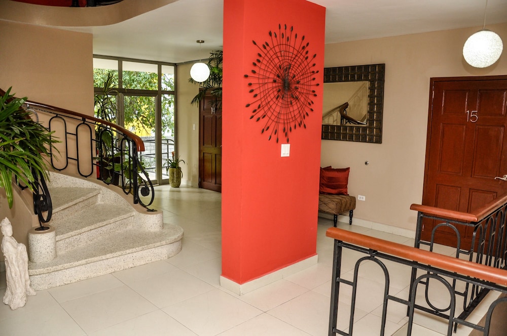 ALLAMANDA BED AND BREAKFAST 41/44