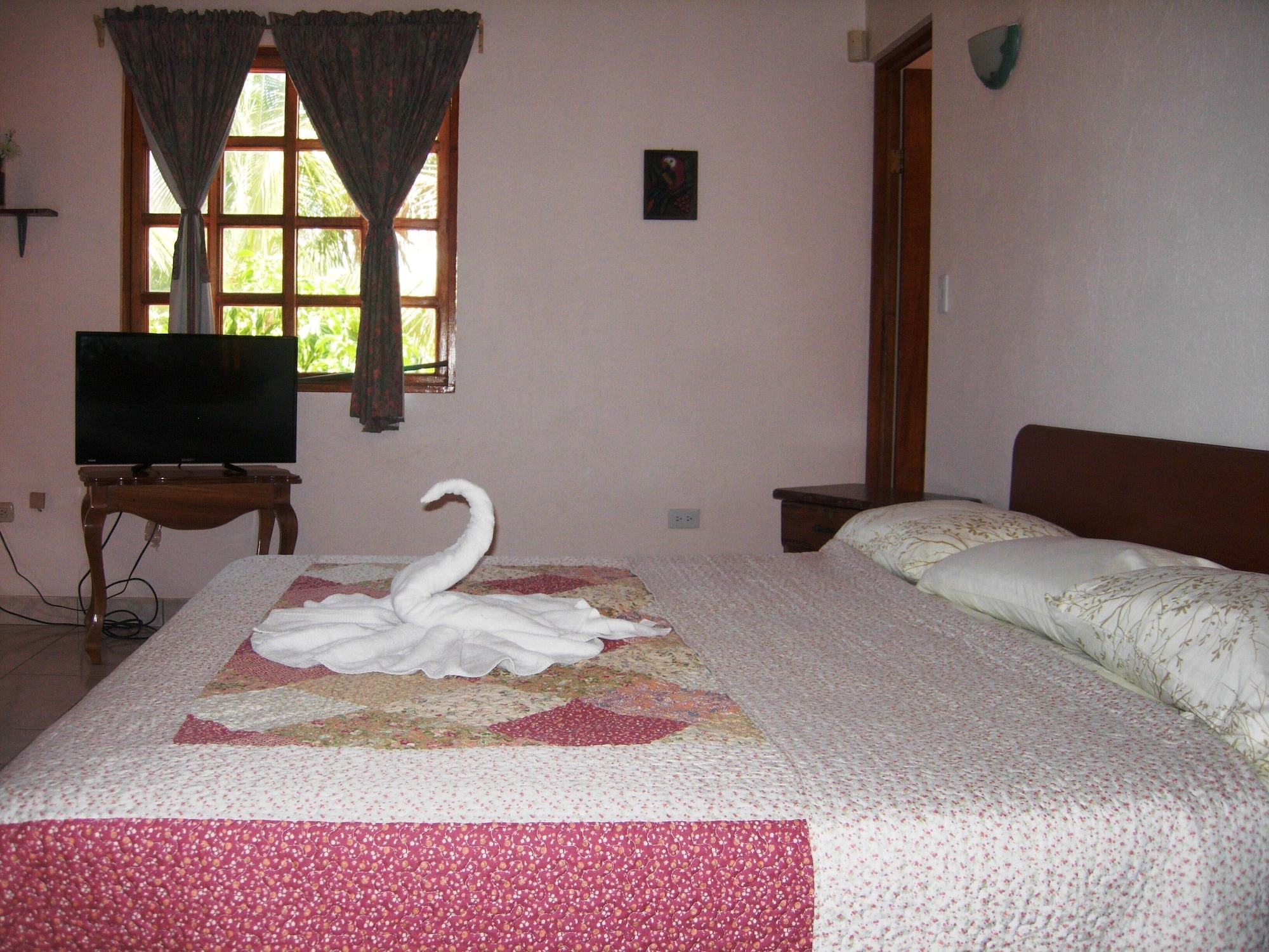 1 Bedroom, Family, Villa, 1 King and 2 Double Beds, Single Bed, Garden View, Kitchen