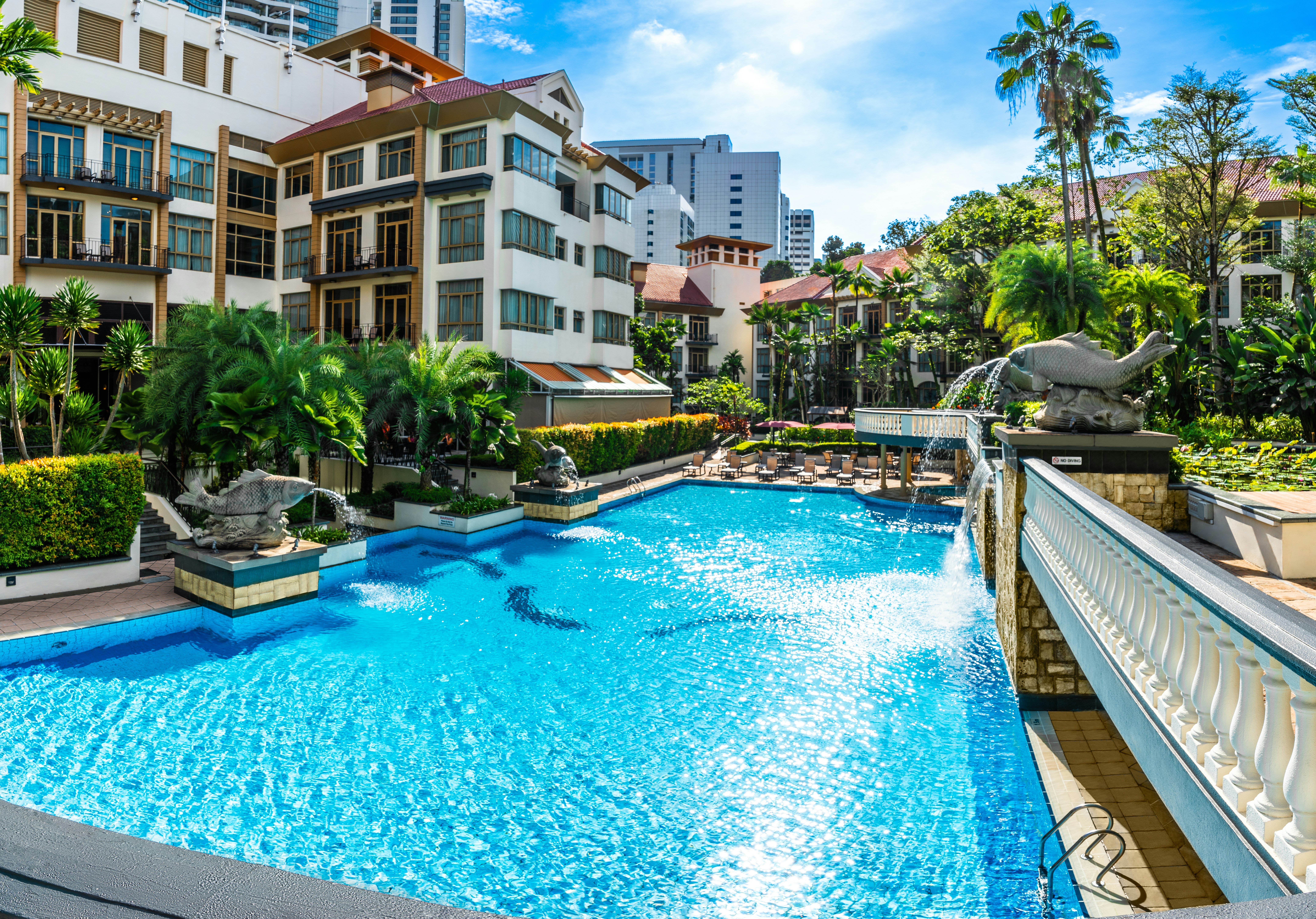 TREETOPS EXECUTIVE RESIDENCES 63/71
