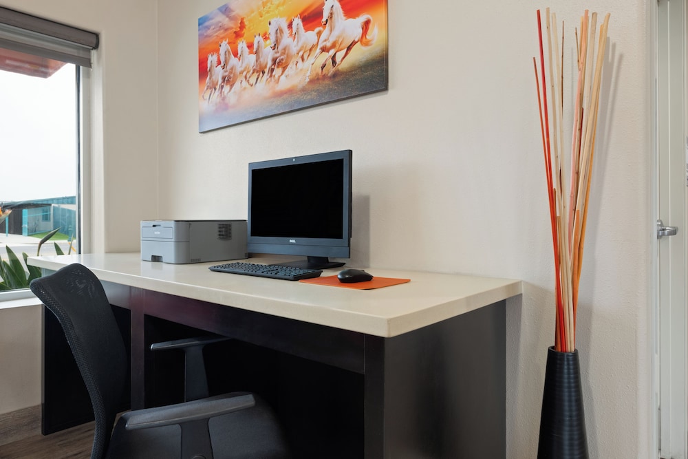 Solara Inn and Suites 28/33