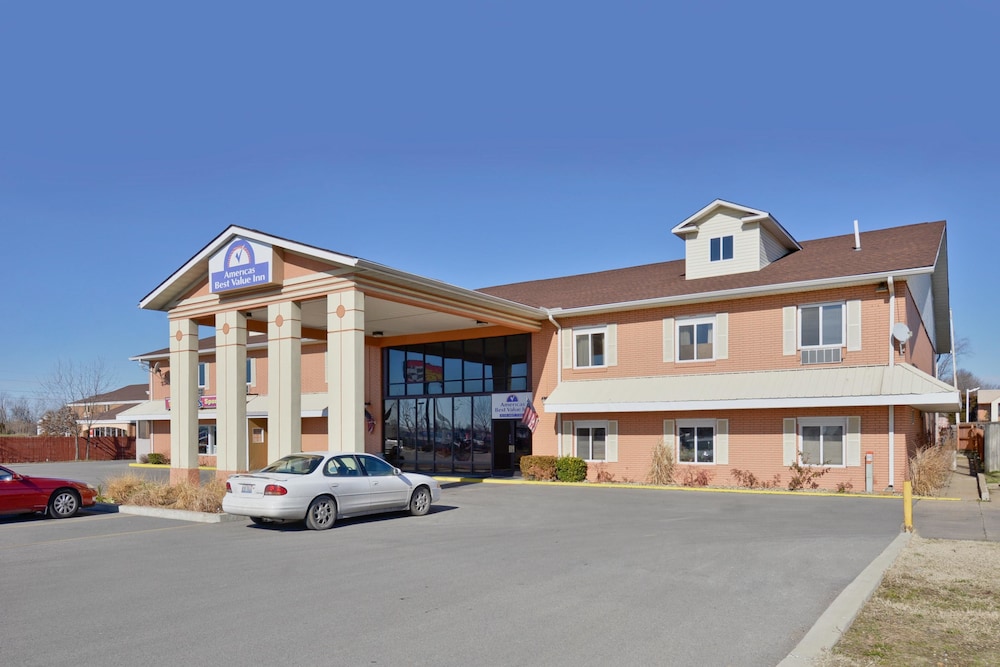Americas Best Value Inn Marion IL 1/35