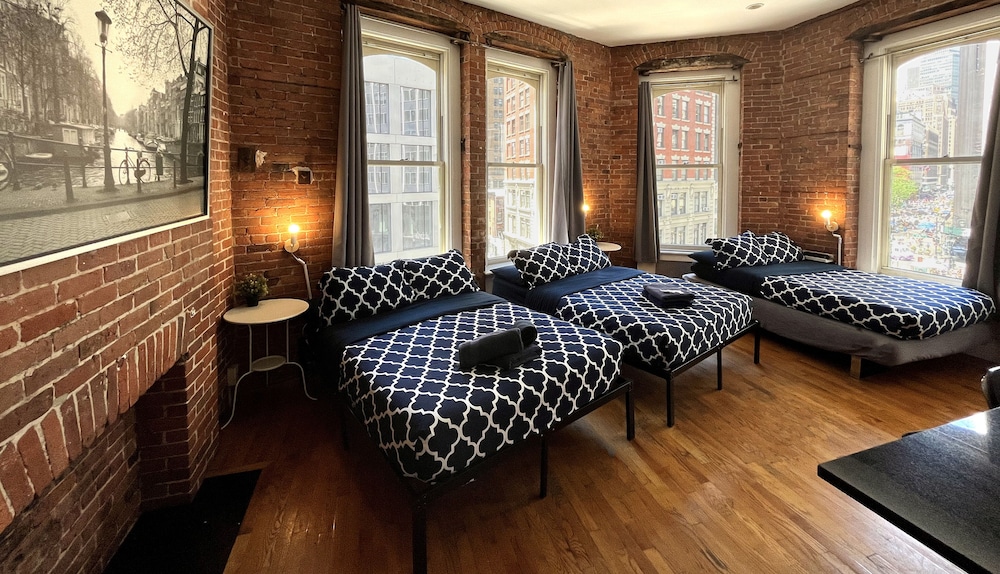 Macy Empire Apartments 30/50