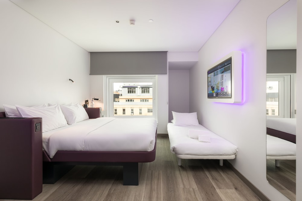 PLUS, PREMIUM, QUEEN BED