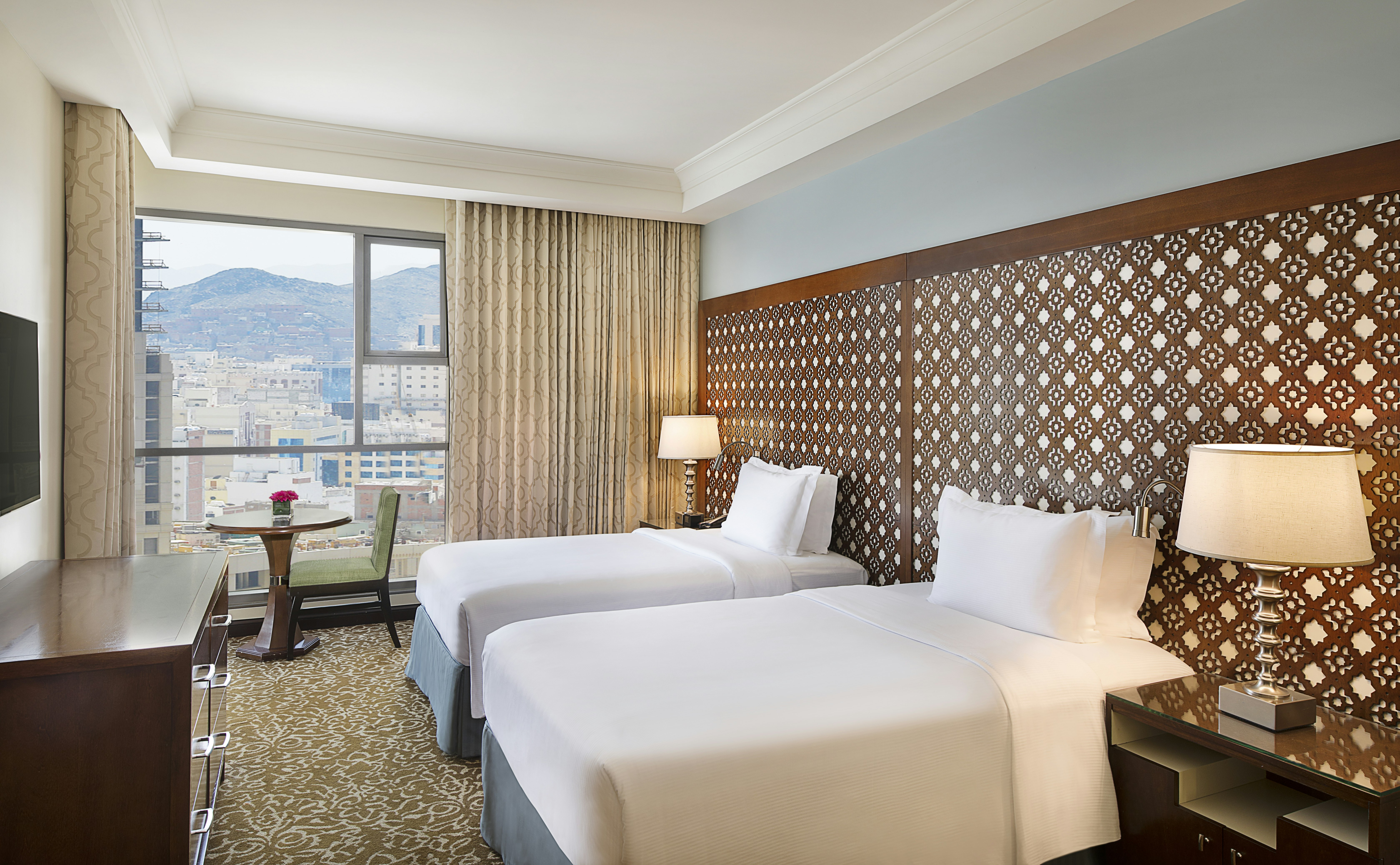 2 BEDROOMS, SUITE