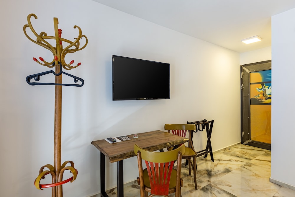 Villa Pera Suite Hotel 73/81