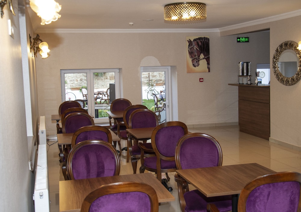 Petit Boutique Hotel 36/46