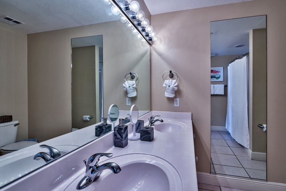 Celadon: Unit 102 by Forehand Rentals 18/37