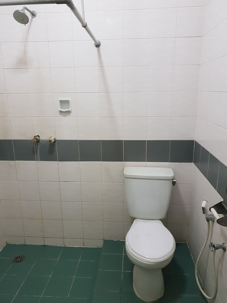 Hotel Cisarua Indah 34/36