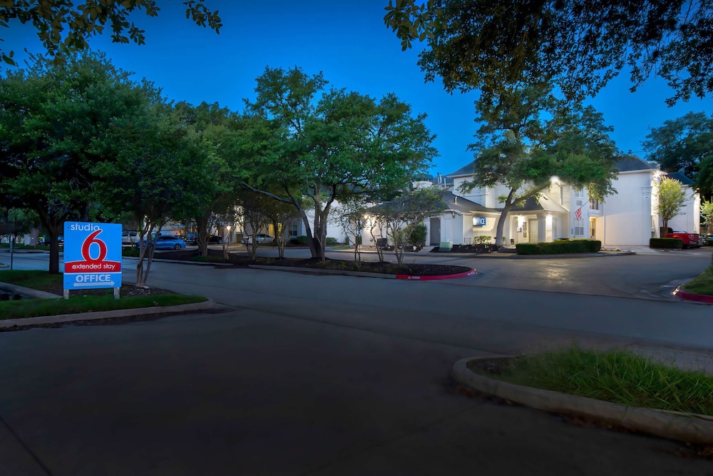 Studio 6 Extended Stay - San Antonio, TX - Medical Center 46/60
