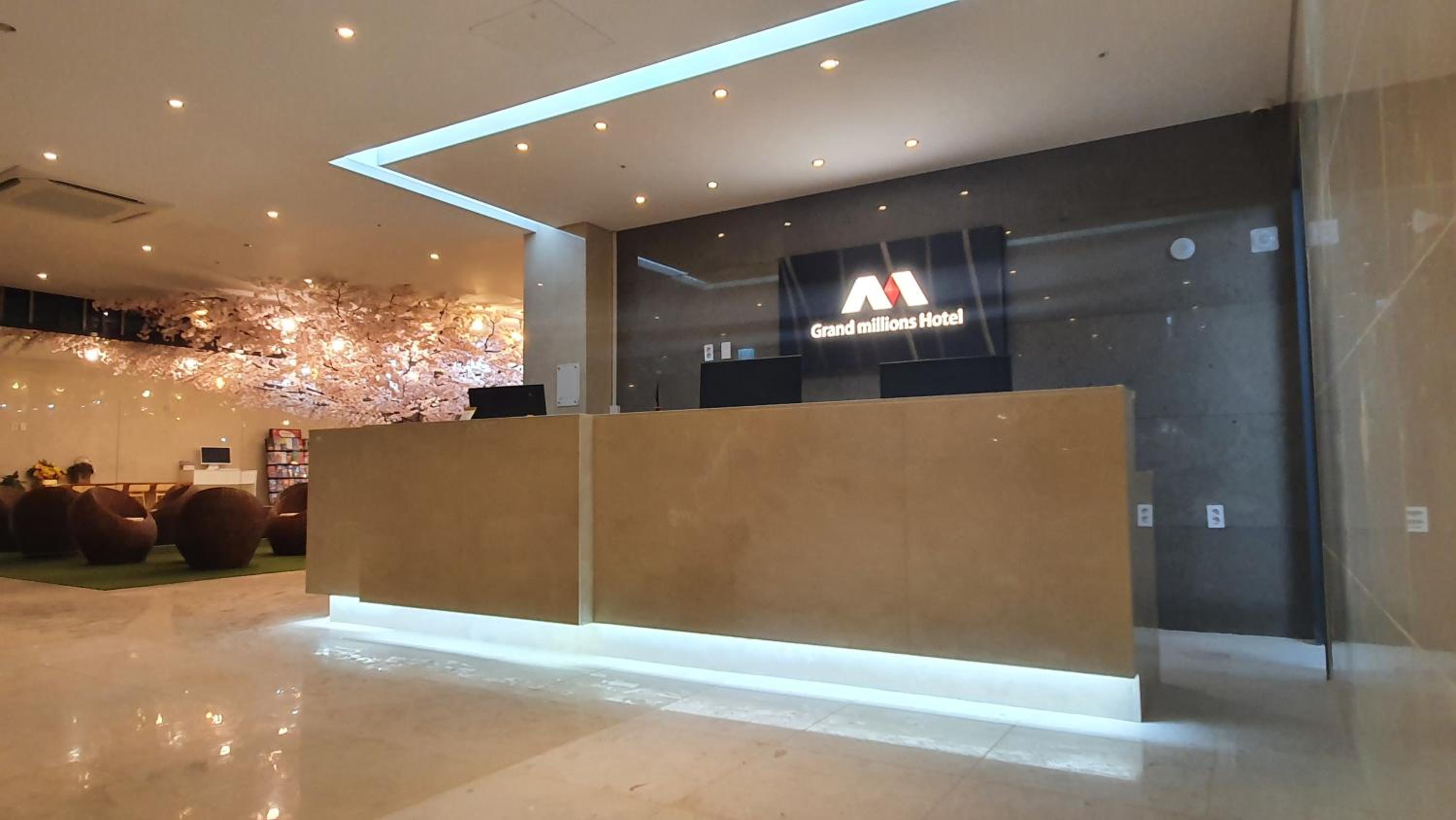 Grand Millions Hotel 6/42