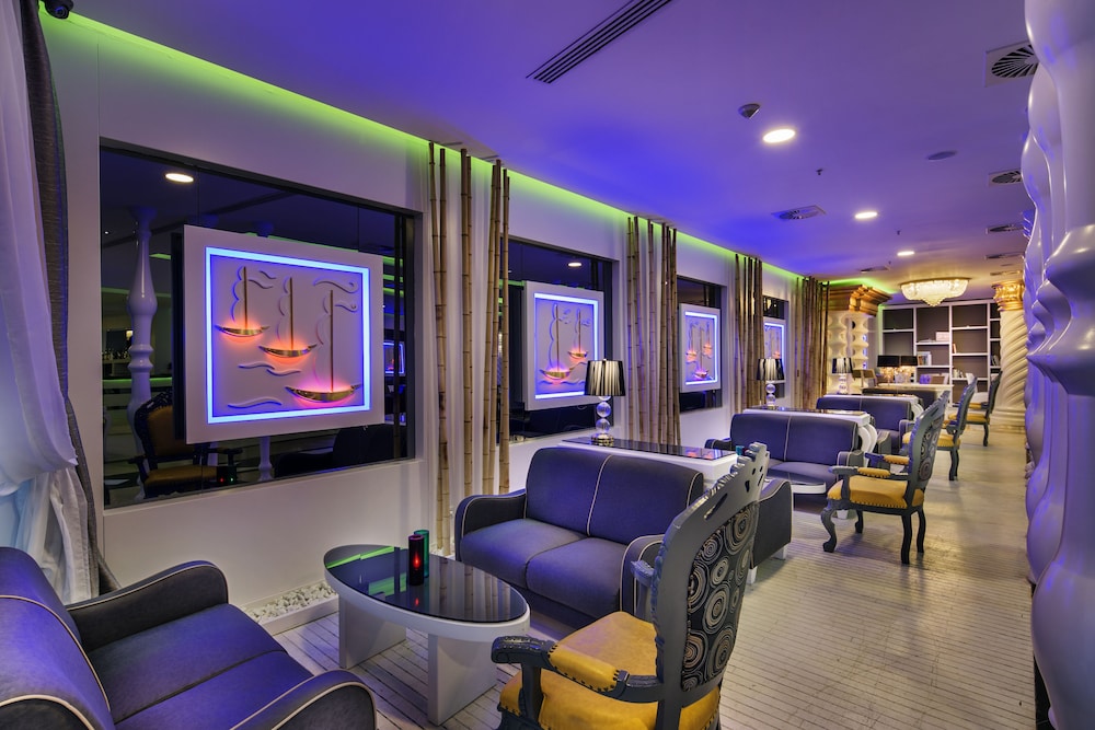 Catamaran Resort Hotel 58/71