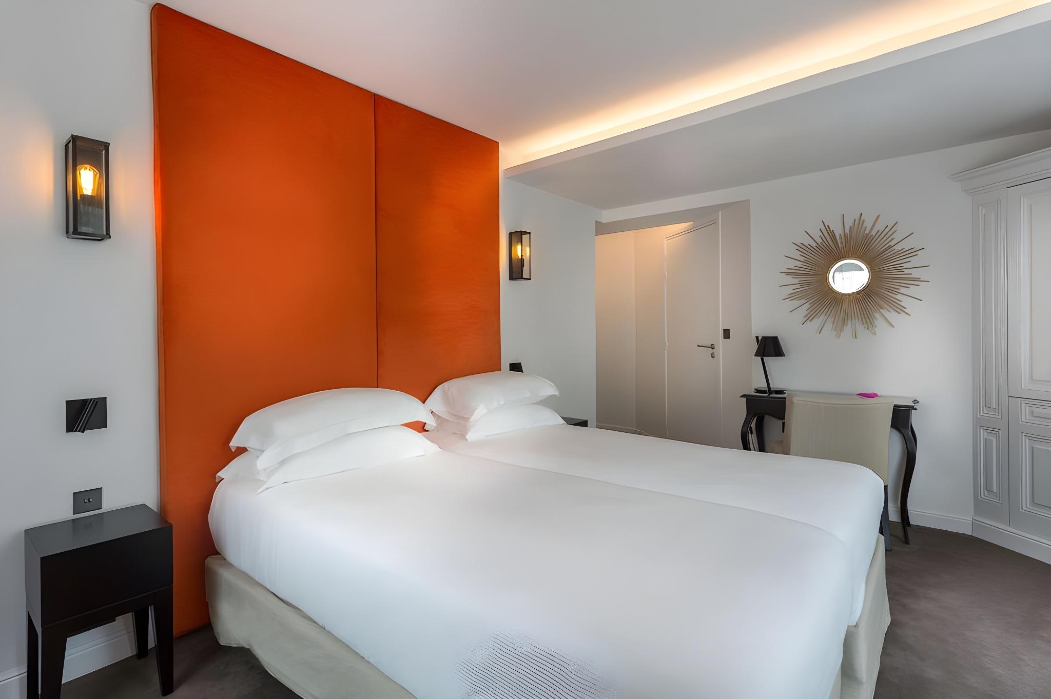 Comfort, Executive, King Bed, Eiffel View