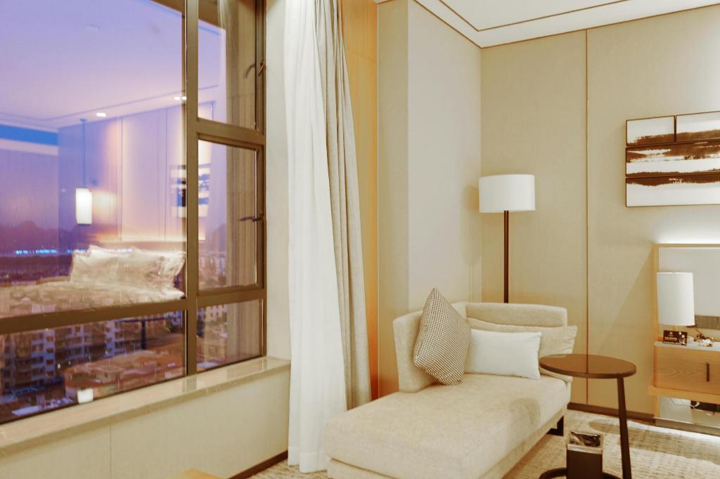 Rezen Longuu Hotel (Zhaoqing Qixingyan scenic spot store) 46/48