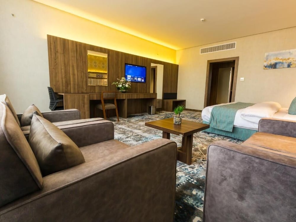Wow Diamond Hotel 65/83